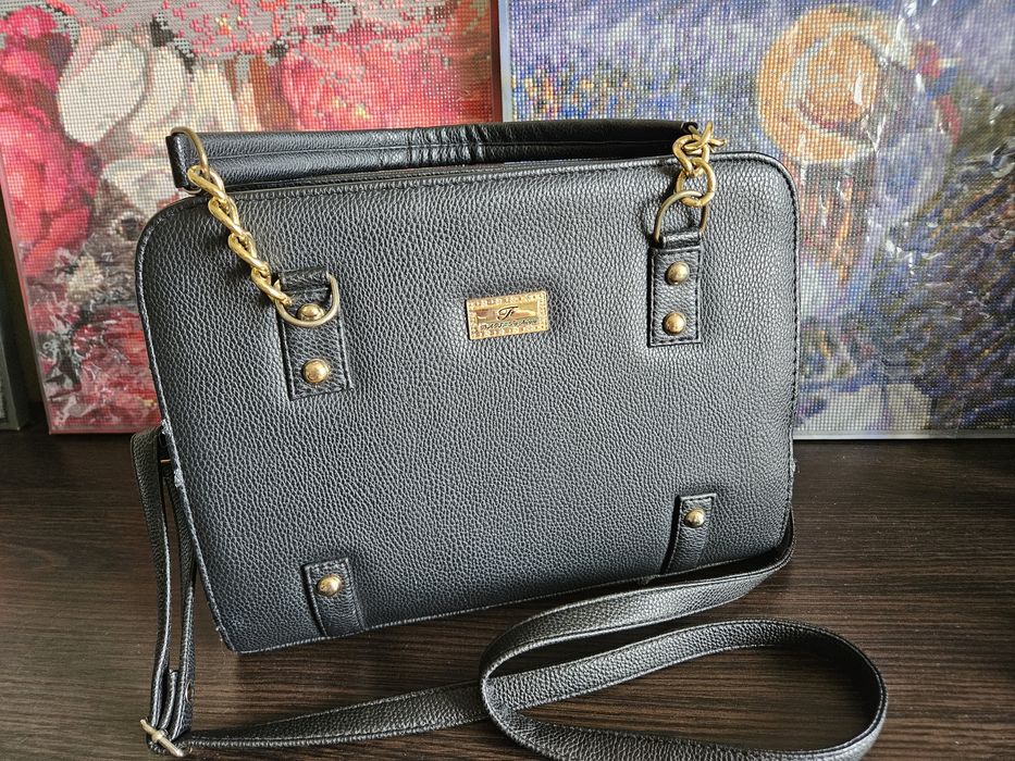 Жіноча сумка чорна