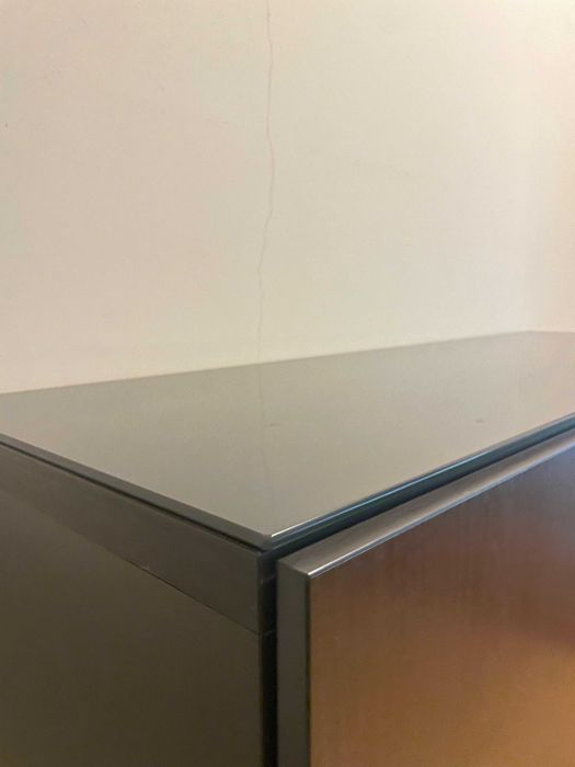 Móvel Sala IKEA, com 4 portas, em muito bom estado.
