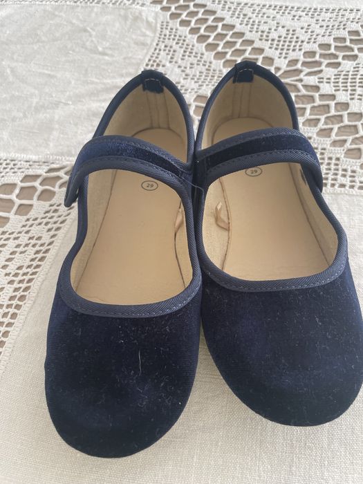 Sapatos veludo azul marinho tamanho 29 menina