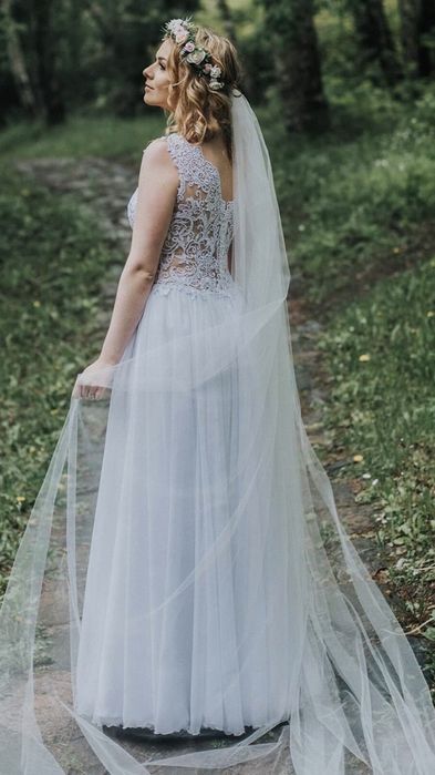 Delikatna, zwiewna Suknia ślubna