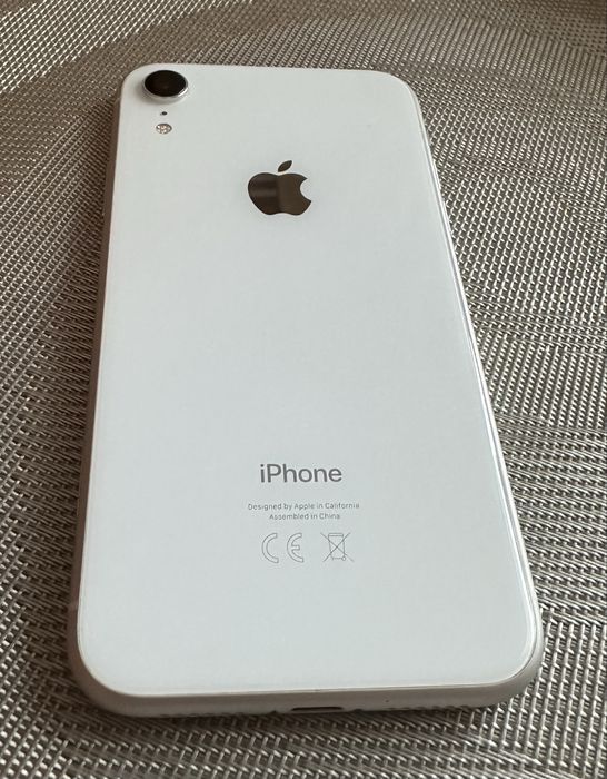 Продам Iphone XR 64 Gb