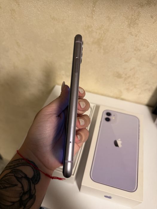 Продам айфон 11, 64 гб