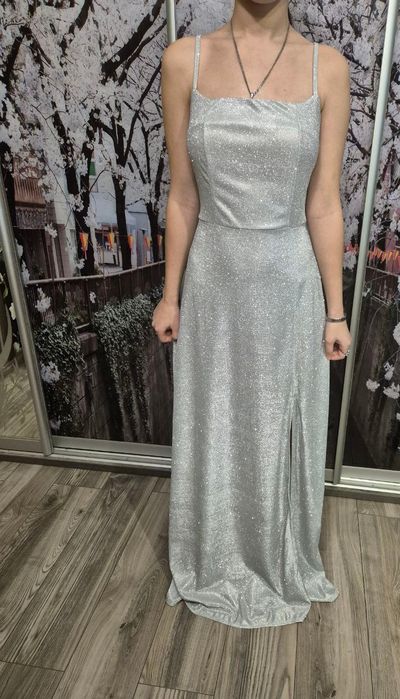 Чудова вечірня сукня