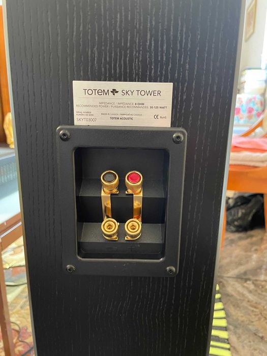 Colunas Totem Sky Tower