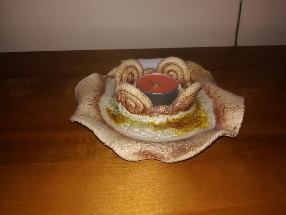 Queimador de Vela: Tons Brancos e Bejes