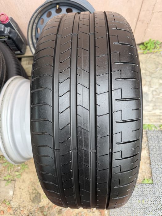 245/45/19 Pirelli PZero PZ4 245/45 R19 102Y XL MO *