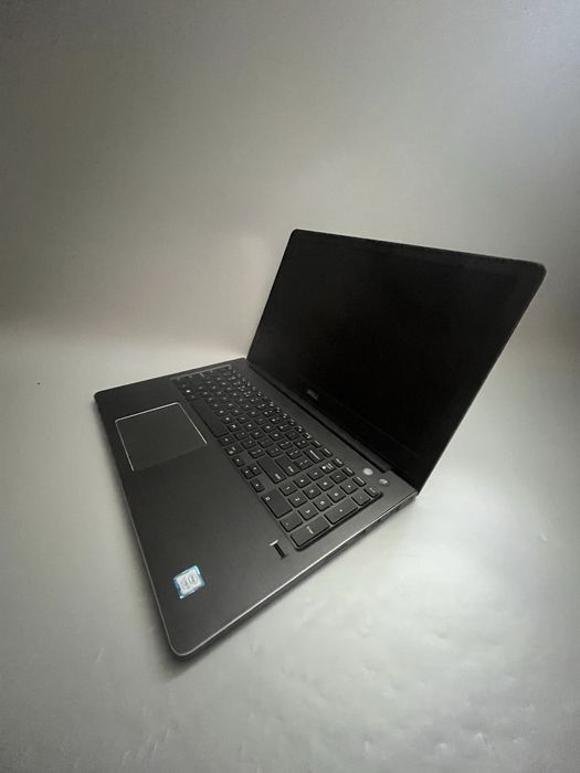 Ігровий ноутбук Dell Vostro 5568 i7-7500U nVidia GeForce 940MX SSD