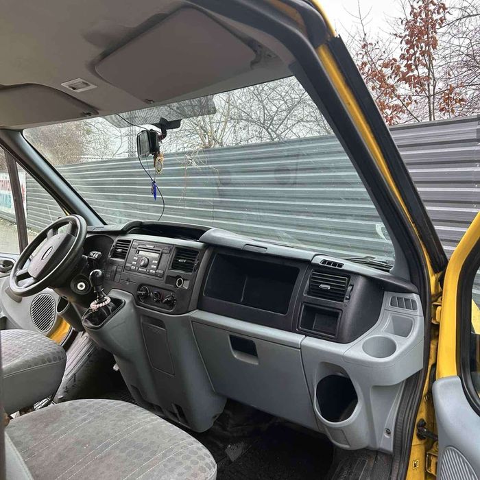 Продам вантажний автомобіль Ford Transit 2012 року випуску