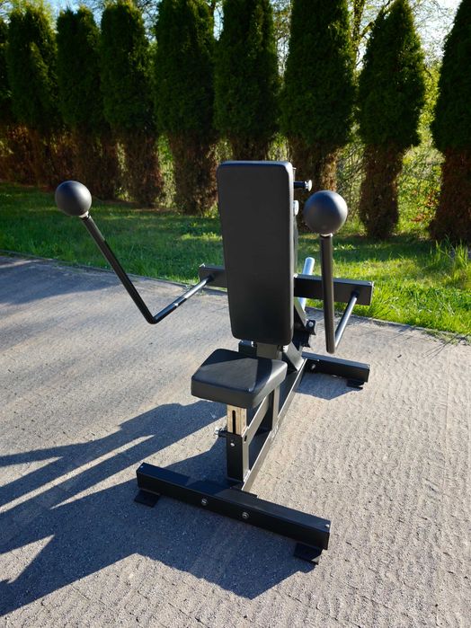 Arsenal Dip – nowa maszyna typu hammer do ćwiczenia mięśni tricepsów oraz klatki piersiowej siłownia atlas fitness