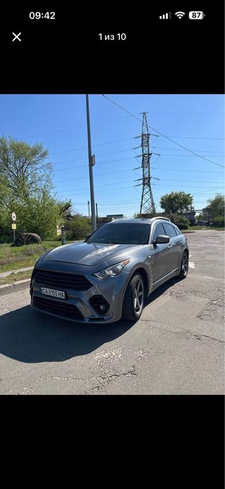Автомобіль Infiniti QX70