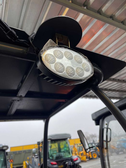 Фронтальний  телескопічний  навантажувач TDC 501, Avant