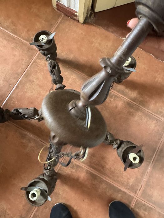 Candeerio de madeira trabalhado em talha