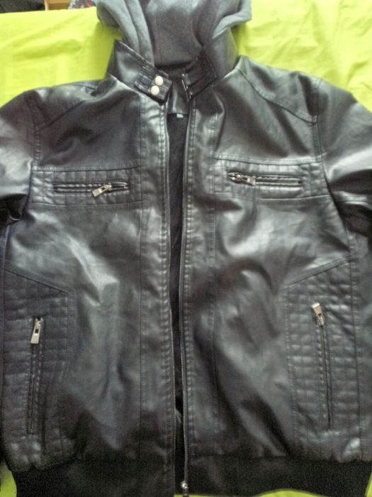 Jesienno -zimowa męska kurtka z kapturem