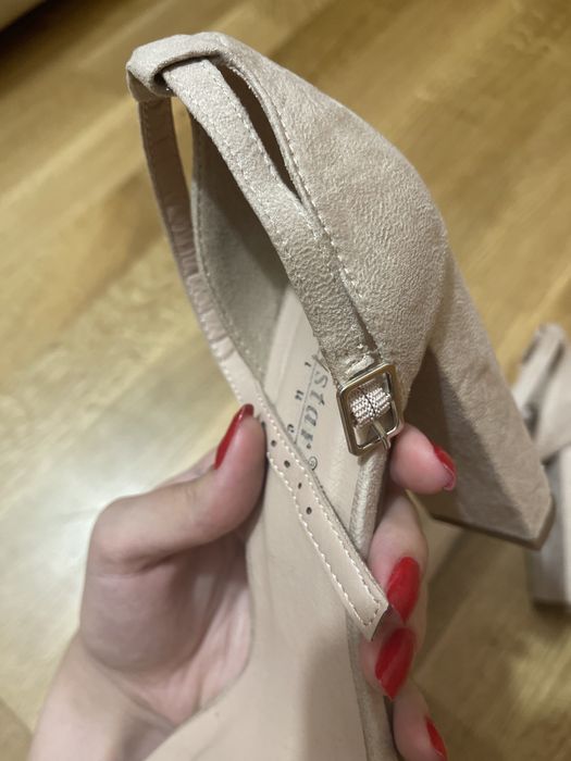 Туфли кремовые