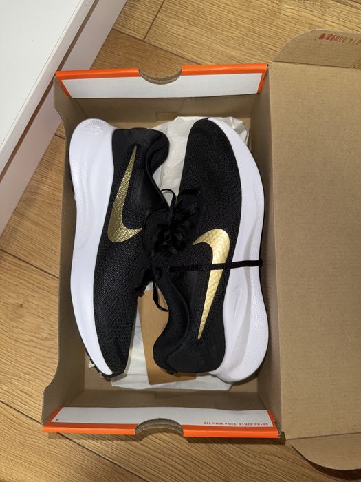 Кросівки nike revolution 7