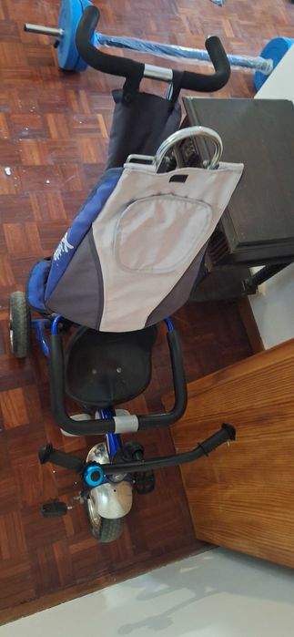 Triciclo infantil