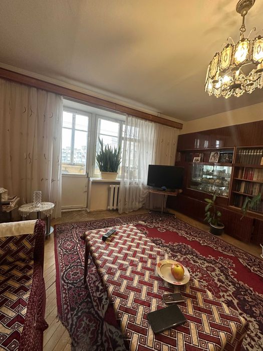 Продається квартира по вулиці Злуки, поруч парк!!!