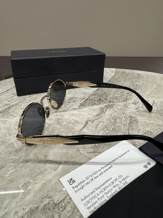 Okulary przeciwsłonecne Prada Eyewear Collection