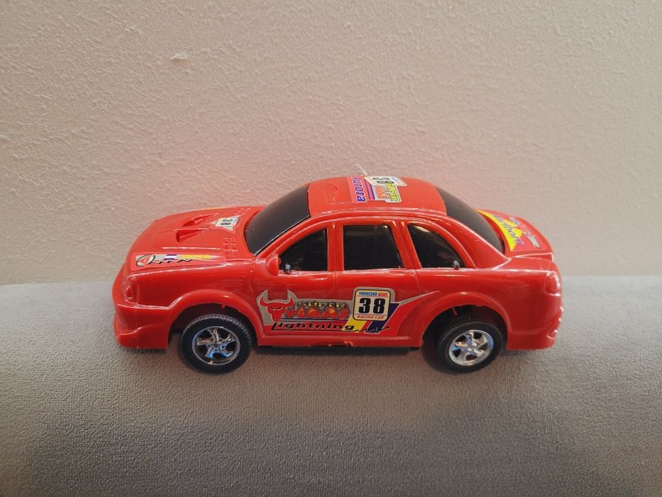 Auta wyścigowe dla chłopca