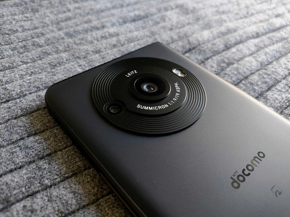 Sharp Aquos R8PRO 12\256gb Главный козырь - камера від Leica, 2sim NFC