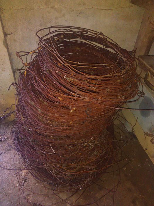 Lote de arames retirados de vinha