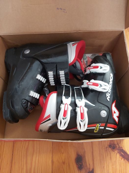 Komplet narciarski buty , narty Noedica.