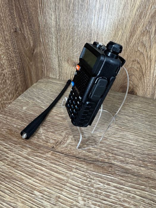 Krótkofalówka Radiotelefon Baofeng UV-5R Pudełko Ładowarka