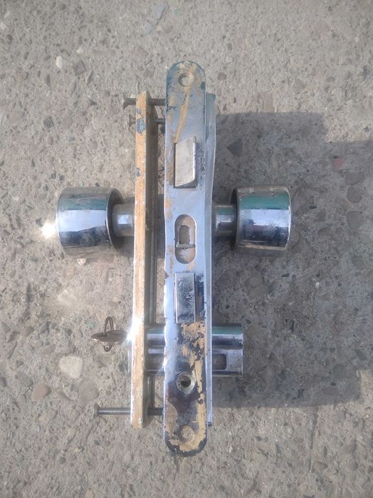 Замок механізм на двері