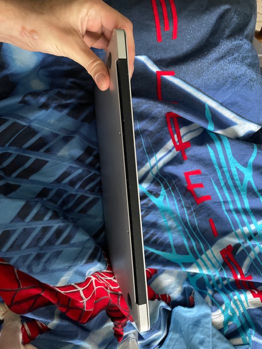 Macbook Air 2015 13,3 дюйма i5, 8gb озу, intel hd graphics 6000