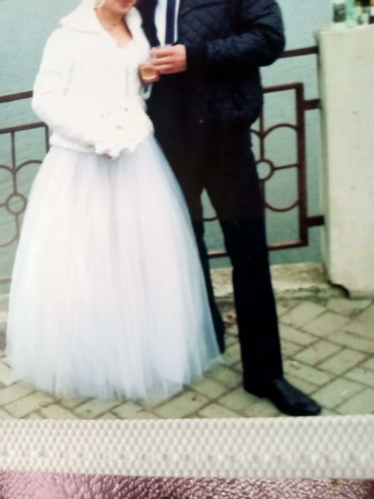 Весільне плаття б,у,але зовсім нове,гарне,без фоти ціле,чисте