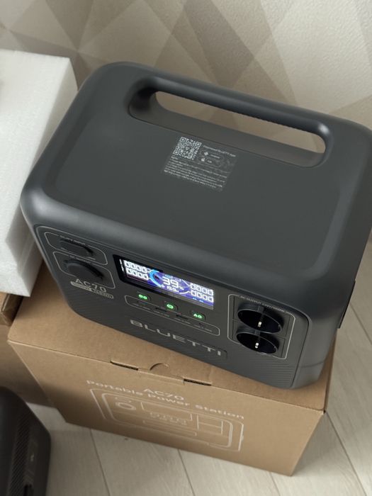 Нова зарядна станція Bluetti AC70 (768 ВТ•год) Європа