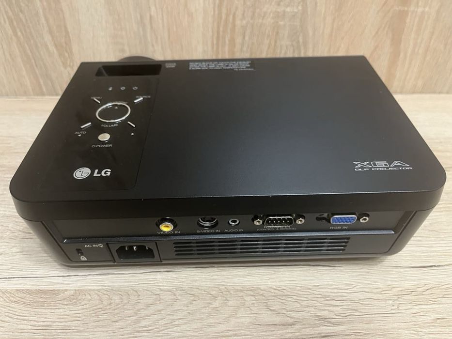 Projektor LG BX254 - DLP