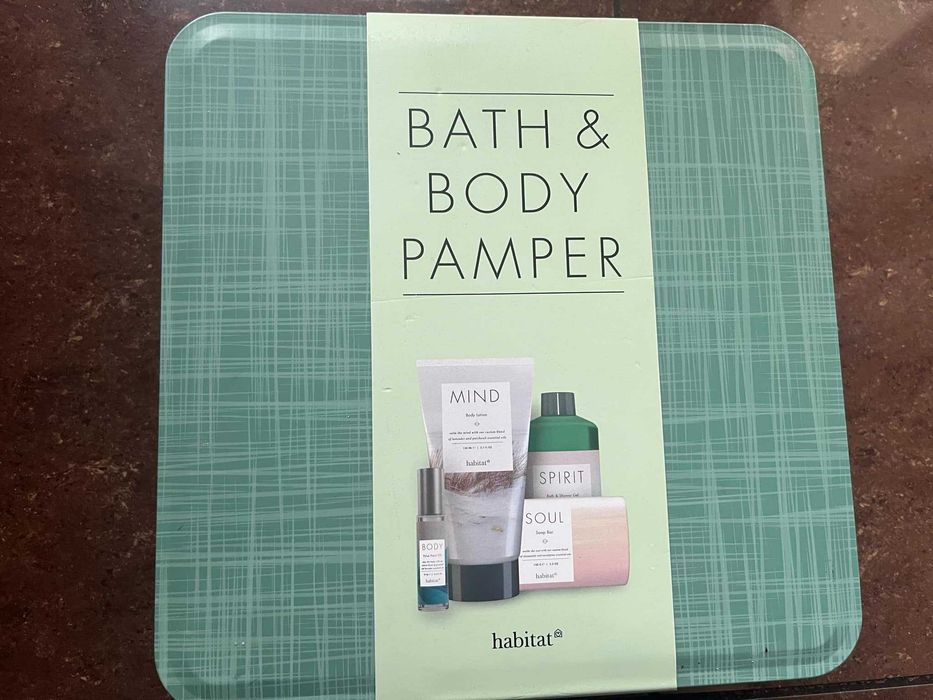 Zestaw kosmetyków Habitat Bath & Body Pamper z olejkami eterycznymi