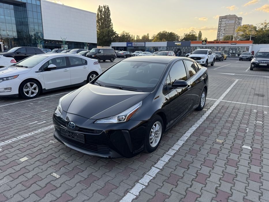 Toyota prius продам гибрид