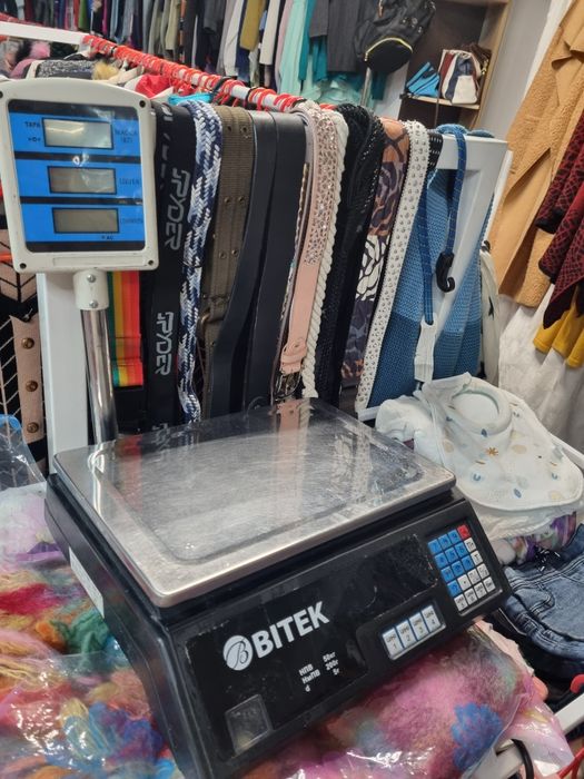 Вага торгівельна працює від розетки