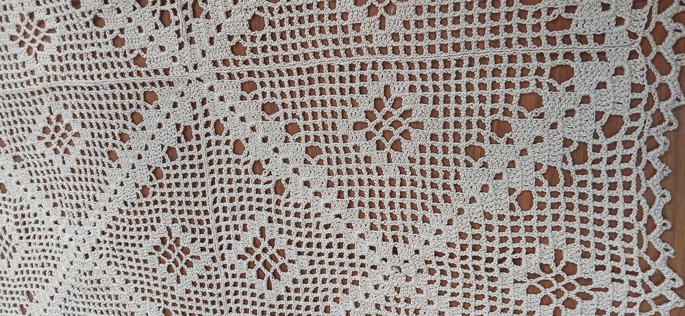 Toalha crochet bege/cru. (1,30 mt). Nova!!!