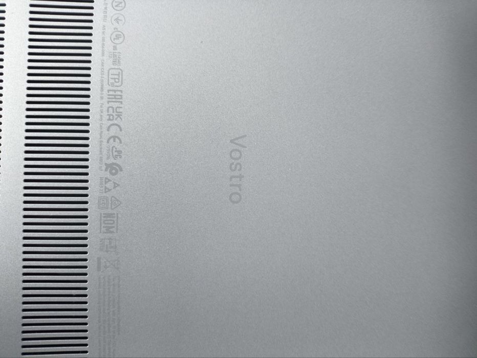 DELL Vostro 5620