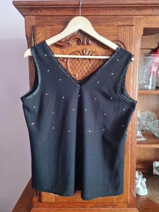 Ubrania w rozmiarze 44