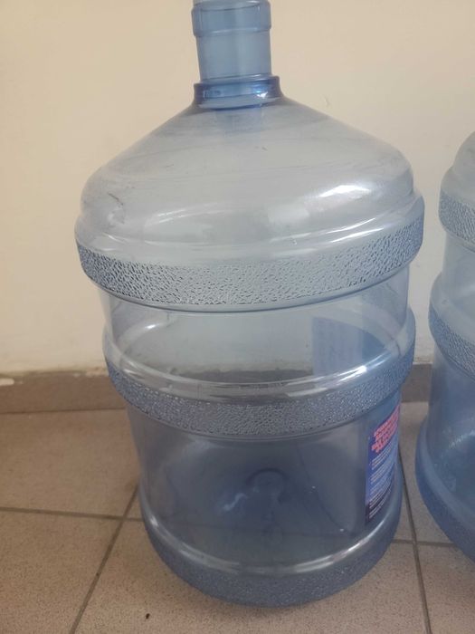 бутыль 19 л почти новый  один раз был с водой