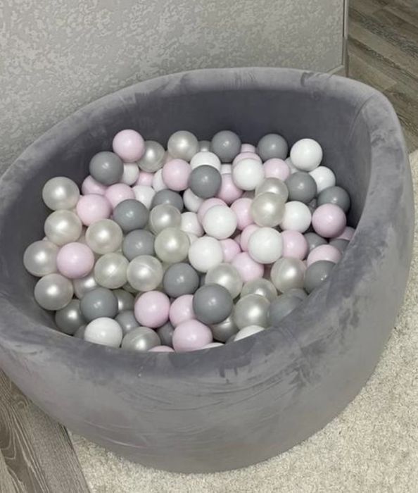 Сухий басейн з кульками