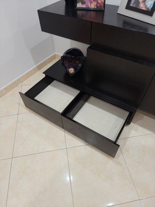 Vendo Móvel de entrada em Wengue em óptimo estado