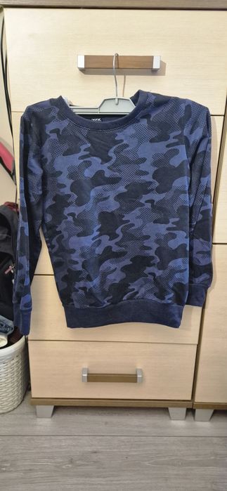 Zestaw komplet 4 bluz dresowych dla chłopca 134/140
