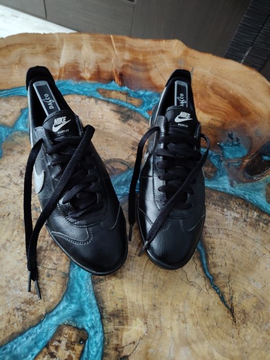 Buty sportowe firmy Nike model Fivekay