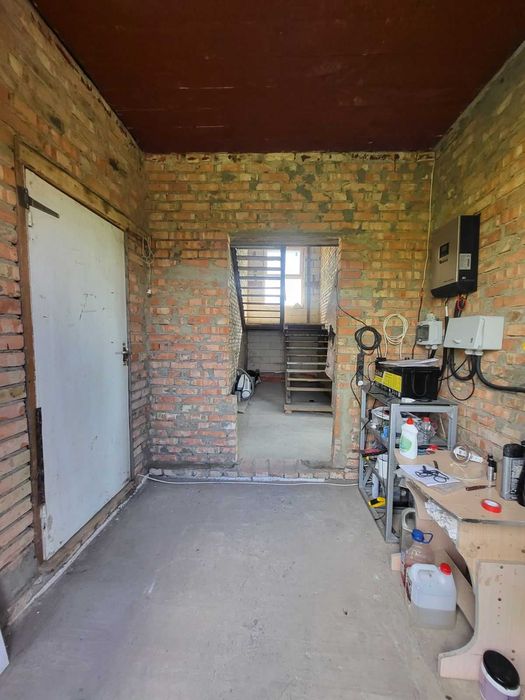 Продамо добротний  будинок біля Луцька