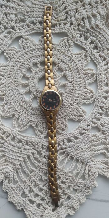 Наручные часы Спутник кварцевые механизм CITIZEN .