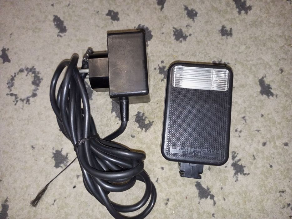 Продам фотовспышку "Электроника" "ФЭ-15У"