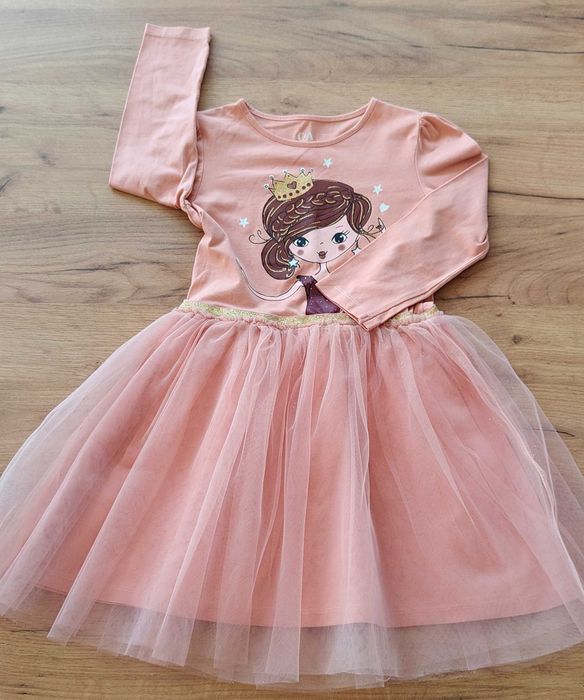 Ubrania dla dziewczynki rozmiar 122