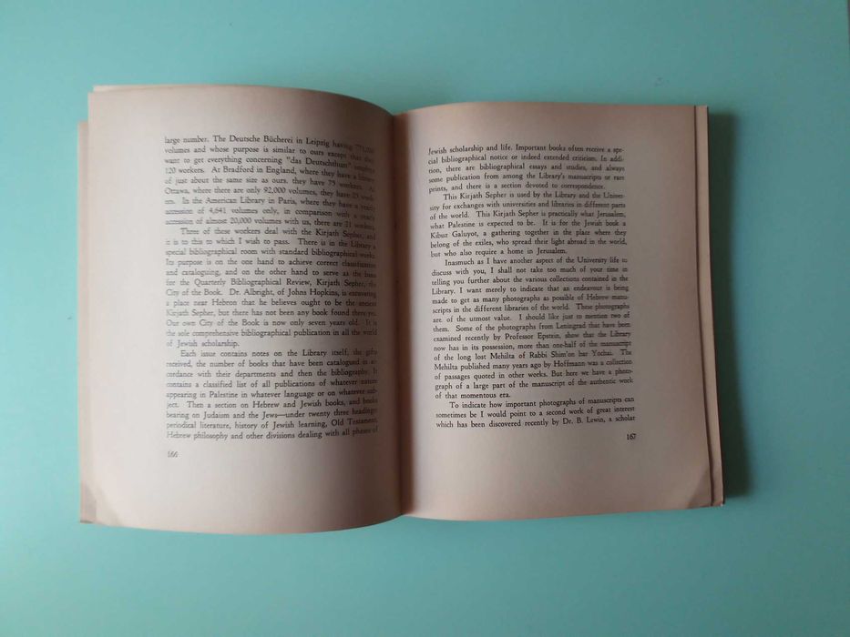 Livro "Addresses by the Chancellor of the Hebrew University"