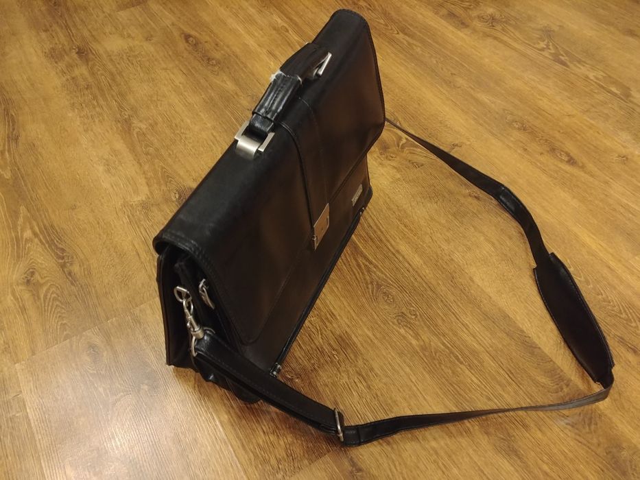 Neseser skórzany, czarny