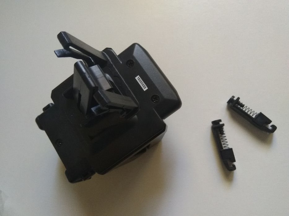 Suporte universal p/ smartphone ou GPS da marca Tn'B - COMO NOVO!